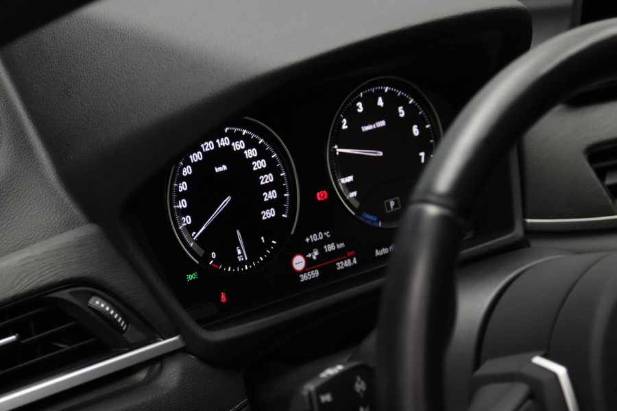 BMW X1 xDrive25e 220 PK High Executive M-Sport PHEV, Leder, Panoramadak, Head-Up, Camera, Keyless