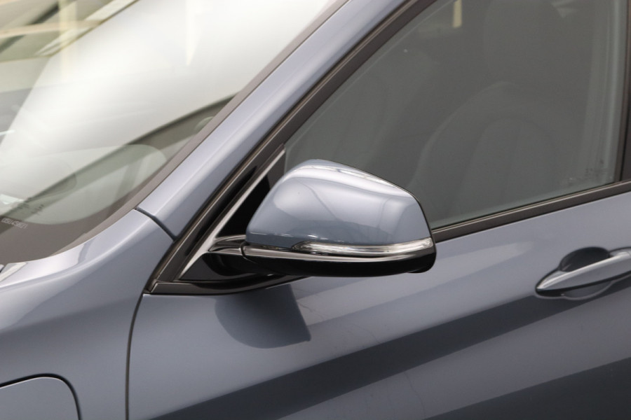 BMW X1 xDrive25e 220 PK High Executive M-Sport PHEV, Leder, Panoramadak, Head-Up, Camera, Keyless