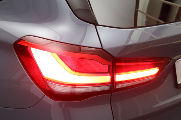 BMW X1 xDrive25e 220 PK High Executive M-Sport PHEV, Leder, Panoramadak, Head-Up, Camera, Keyless