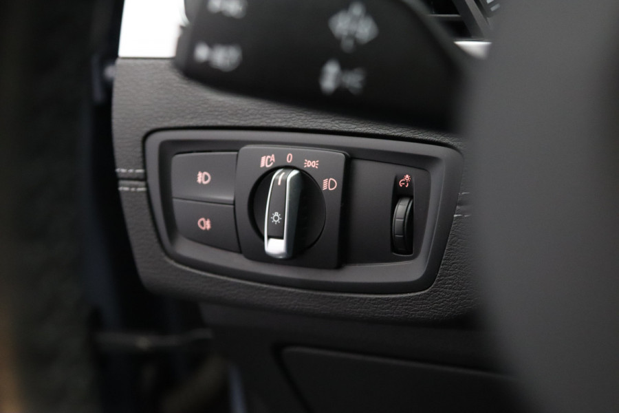 BMW X1 xDrive25e 220 PK High Executive M-Sport PHEV, Leder, Panoramadak, Head-Up, Camera, Keyless