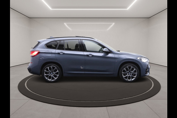 BMW X1 xDrive25e 220 PK High Executive M-Sport PHEV, Leder, Panoramadak, Head-Up, Camera, Keyless