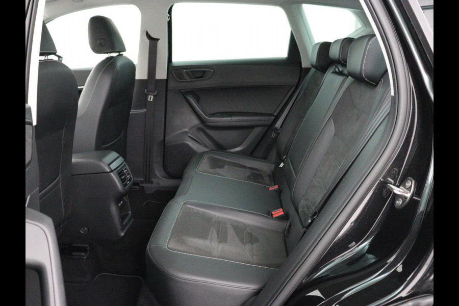Seat Ateca 1.5 TSI Style Intense | Trekhaak | Leder/Alcantara | Carplay | Camera | Park Assist | Full LED | Navigatie | Climate control | Cruise control | Bluetooth