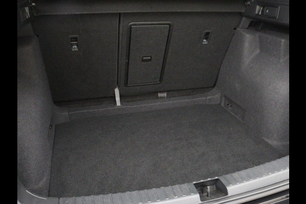 Seat Ateca 1.5 TSI Style Intense | Trekhaak | Leder/Alcantara | Carplay | Camera | Park Assist | Full LED | Navigatie | Climate control | Cruise control | Bluetooth