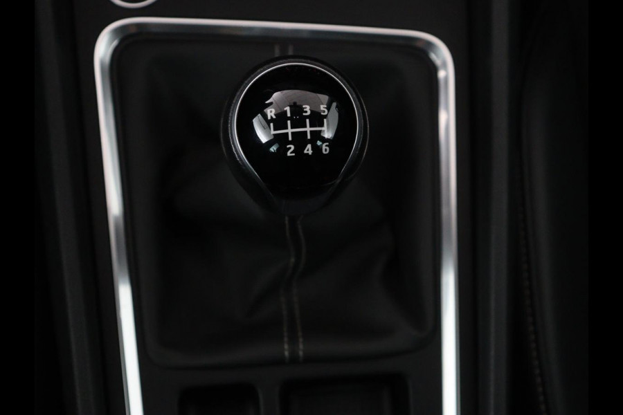 Seat Ateca 1.5 TSI Style Intense | Trekhaak | Leder/Alcantara | Carplay | Camera | Park Assist | Full LED | Navigatie | Climate control | Cruise control | Bluetooth