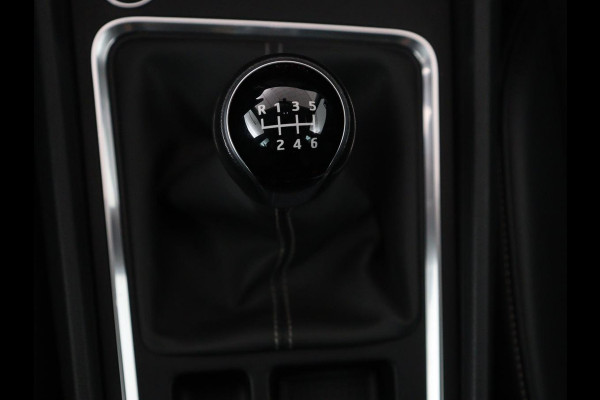 Seat Ateca 1.5 TSI Style Intense | Trekhaak | Leder/Alcantara | Carplay | Camera | Park Assist | Full LED | Navigatie | Climate control | Cruise control | Bluetooth