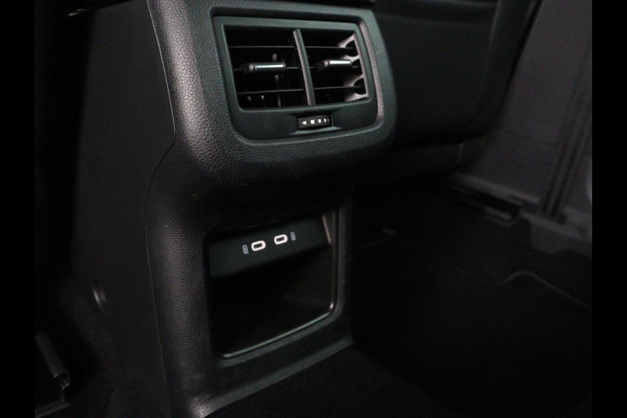 Seat Ateca 1.5 TSI Style Intense | Trekhaak | Leder/Alcantara | Carplay | Camera | Park Assist | Full LED | Navigatie | Climate control | Cruise control | Bluetooth