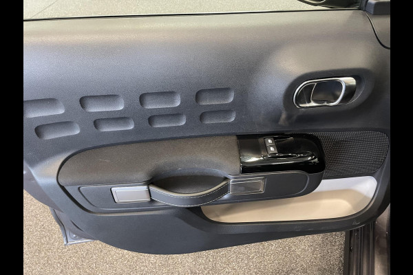 Citroën C3 1.2 PureTech Max Automaat  Airco Navigatie d.m.v.Apple carplay / Android Auto Parksensoren Lichtmetalen Velgen