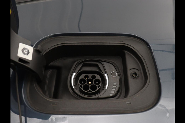 Jeep Compass 4xe 240 Plug-in Hybrid Electric S | Leder | Stoelverwarming | 360 Camera | Adaptive cruise | Alpine Sound | Stuurverwarming | Side Assist | Navigatie | Digital Cockpit | PHEV | Plug In