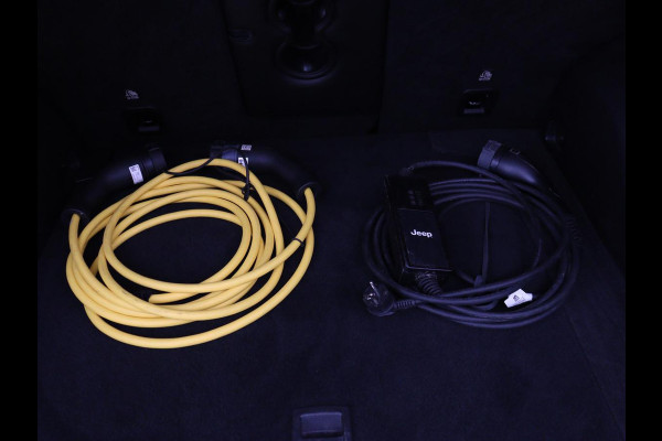 Jeep Compass 4xe 240 Plug-in Hybrid Electric S | Leder | Stoelverwarming | 360 Camera | Adaptive cruise | Alpine Sound | Stuurverwarming | Side Assist | Navigatie | Digital Cockpit | PHEV | Plug In