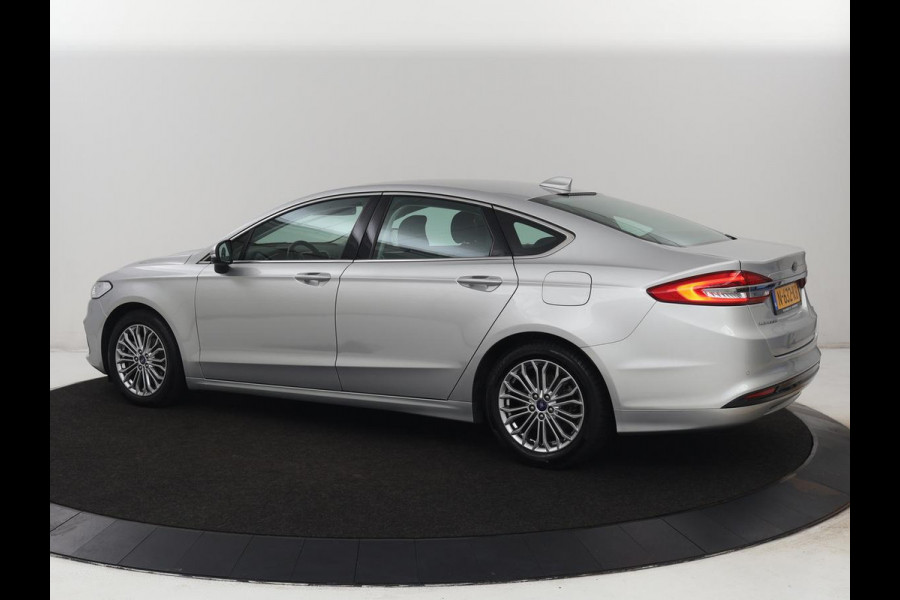 Ford Mondeo 2.0 IVCT HEV Titanium | Stoelverwarming | Carplay | Keyless | Navigatie | Climate control | Parkeerhulp | Cruise control | Bluetooth | DAB | Verwarmde voorruit