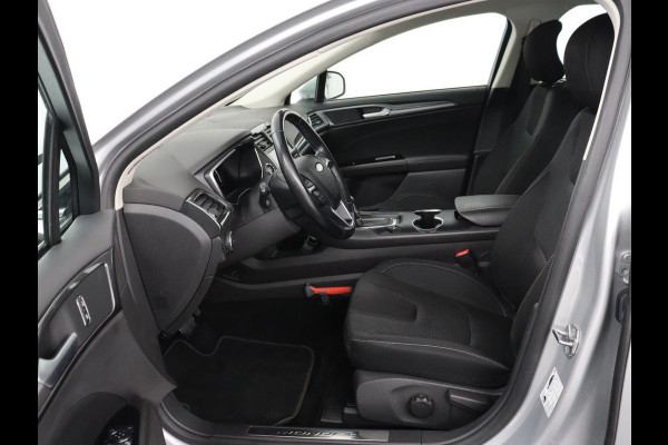 Ford Mondeo 2.0 IVCT HEV Titanium | Stoelverwarming | Carplay | Keyless | Navigatie | Climate control | Parkeerhulp | Cruise control | Bluetooth | DAB | Verwarmde voorruit