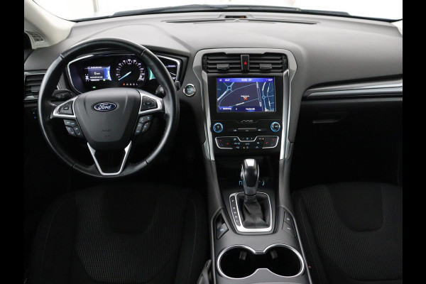 Ford Mondeo 2.0 IVCT HEV Titanium | Stoelverwarming | Carplay | Keyless | Navigatie | Climate control | Parkeerhulp | Cruise control | Bluetooth | DAB | Verwarmde voorruit