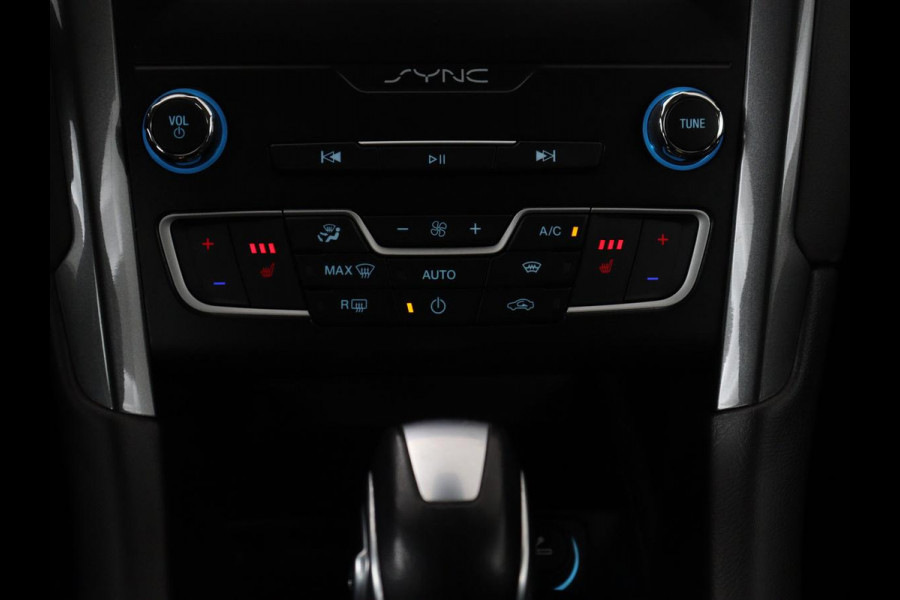 Ford Mondeo 2.0 IVCT HEV Titanium | Stoelverwarming | Carplay | Keyless | Navigatie | Climate control | Parkeerhulp | Cruise control | Bluetooth | DAB | Verwarmde voorruit