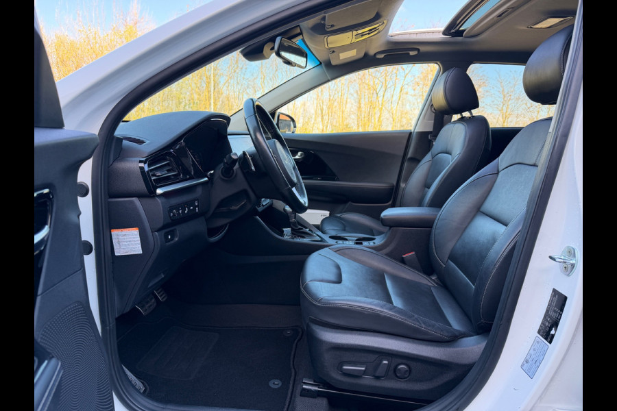 Kia Niro 1.6 GDi Hybrid ExecutiveLine Pano-Schuifdak Leer Navi Camera Led-Xenon