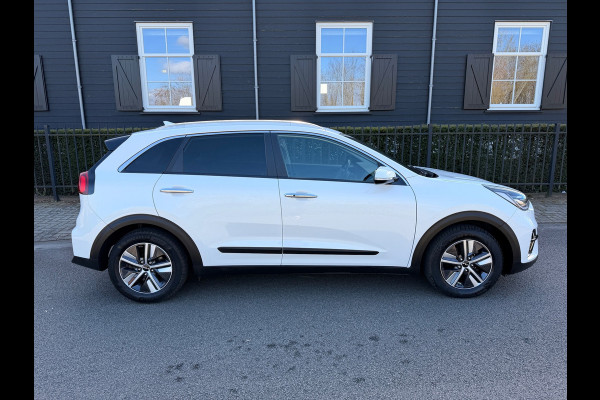 Kia Niro 1.6 GDi Hybrid ExecutiveLine Pano-Schuifdak Leer Navi Camera Led-Xenon