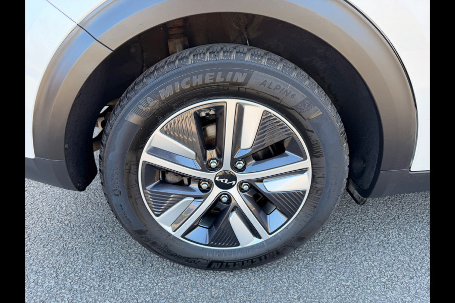 Kia Niro 1.6 GDi Hybrid ExecutiveLine Pano-Schuifdak Leer Navi Camera Led-Xenon