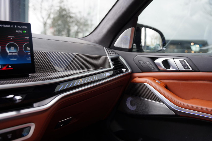 BMW X7 M 60 I X DRIVE 6 P / Individual / Sky Lounge / BTW