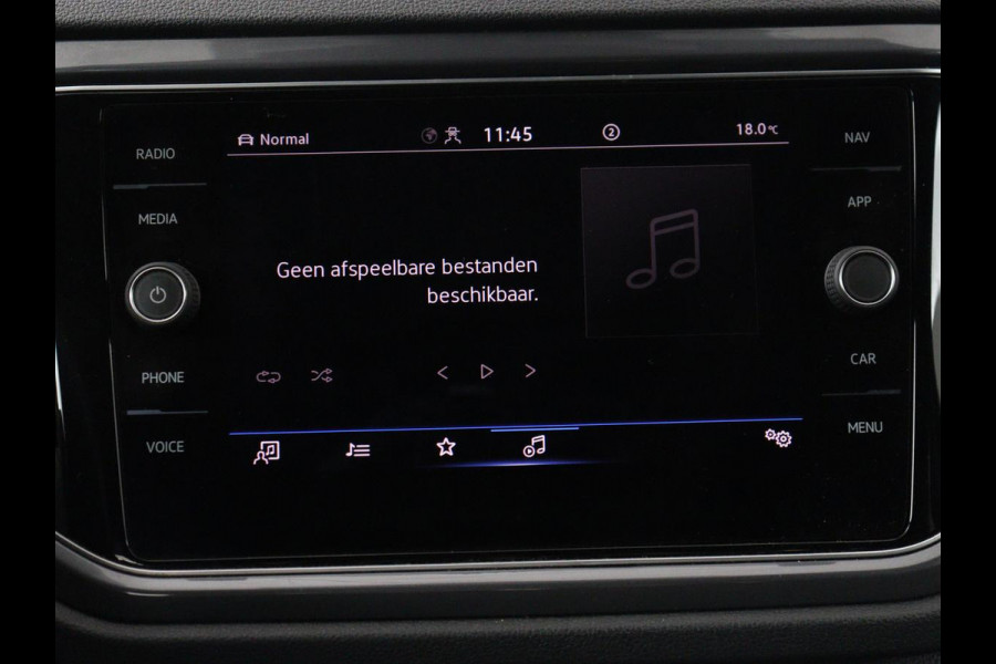 Volkswagen T-Roc 1.5 TSI Sport | Trekhaak | Virtual Cockpit | Carplay | Full LED | Adaptive cruise | Navigatie | Climate control | Parkeerhulp | Bluetooth | 17'' | Getint glas