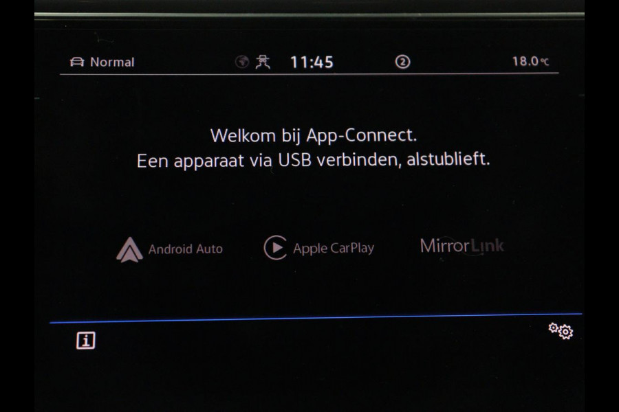 Volkswagen T-Roc 1.5 TSI Sport | Trekhaak | Virtual Cockpit | Carplay | Full LED | Adaptive cruise | Navigatie | Climate control | Parkeerhulp | Bluetooth | 17'' | Getint glas