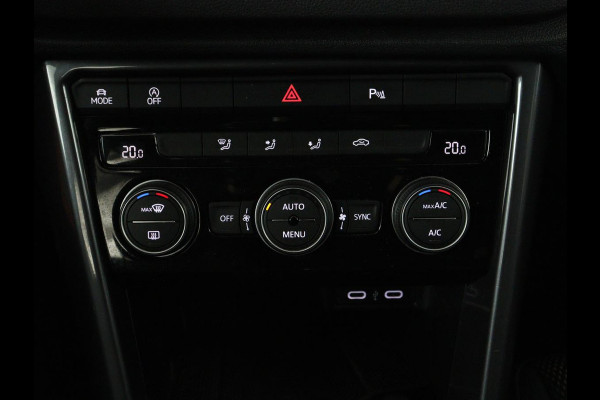 Volkswagen T-Roc 1.5 TSI Sport | Trekhaak | Virtual Cockpit | Carplay | Full LED | Adaptive cruise | Navigatie | Climate control | Parkeerhulp | Bluetooth | 17'' | Getint glas