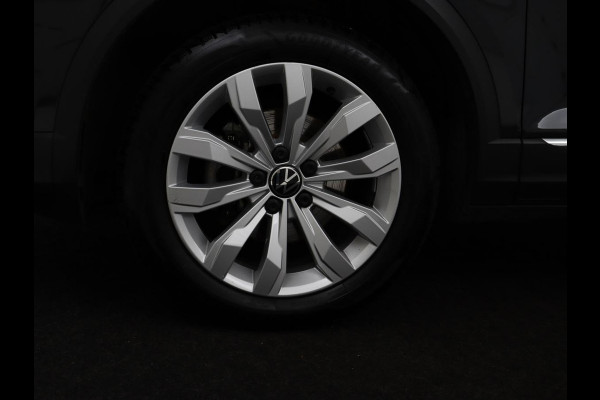 Volkswagen T-Roc 1.5 TSI Sport | Trekhaak | Virtual Cockpit | Carplay | Full LED | Adaptive cruise | Navigatie | Climate control | Parkeerhulp | Bluetooth | 17'' | Getint glas