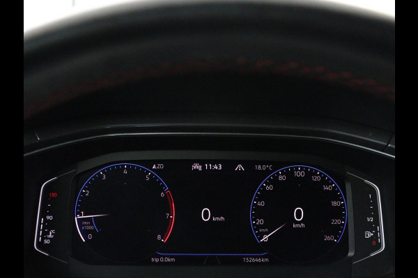 Volkswagen T-Roc 1.5 TSI Sport | Trekhaak | Virtual Cockpit | Carplay | Full LED | Adaptive cruise | Navigatie | Climate control | Parkeerhulp | Bluetooth | 17'' | Getint glas