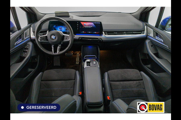 BMW 2 Serie Active Tourer 218i M-Sport automaat | 19 inch Individual Panoramadak | Harman Kardon | HUD Adaptive cruise, 360 Camera, PDC V+A,  El.verstelbare stoel met geheugen, Elektrische achterklep, Keyless