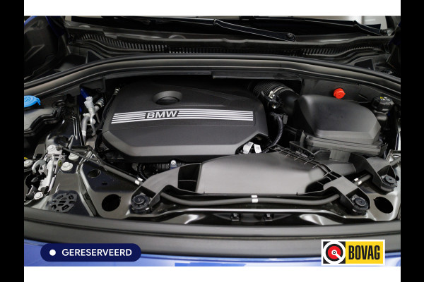 BMW 2 Serie Active Tourer 218i M-Sport automaat | 19 inch Individual Panoramadak | Harman Kardon | HUD Adaptive cruise, 360 Camera, PDC V+A,  El.verstelbare stoel met geheugen, Elektrische achterklep, Keyless