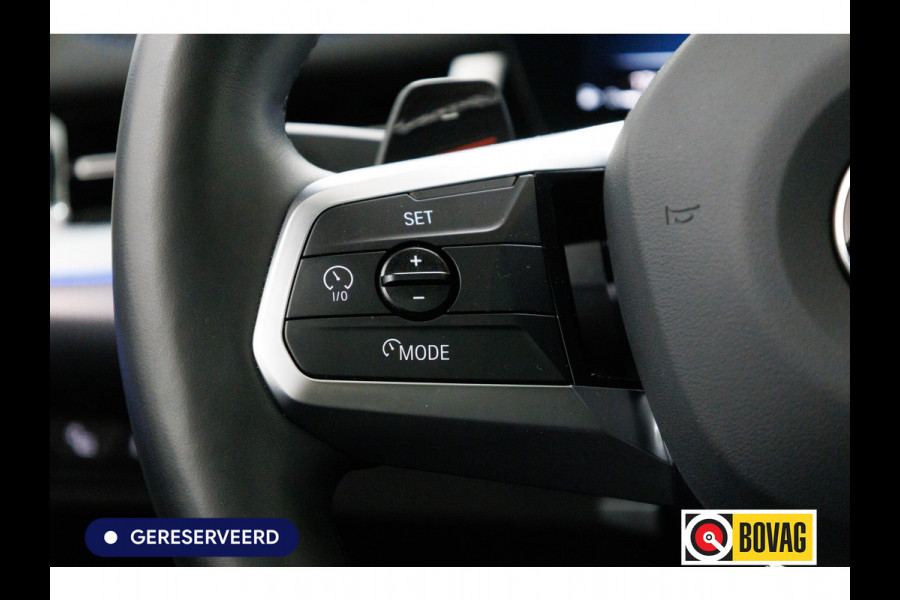 BMW 2 Serie Active Tourer 218i M-Sport automaat | 19 inch Individual Panoramadak | Harman Kardon | HUD Adaptive cruise, 360 Camera, PDC V+A,  El.verstelbare stoel met geheugen, Elektrische achterklep, Keyless