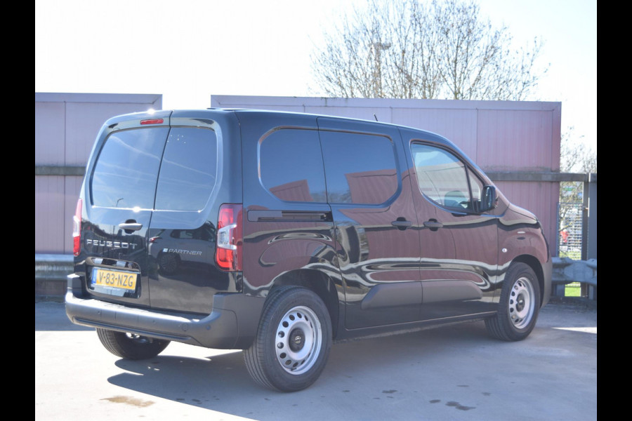 Peugeot e-Partner 136 L1 50 kWh | LAADRUIMTEBETIMMERING | CAMERA MET SENSOREN | E.C.C. | DEMO