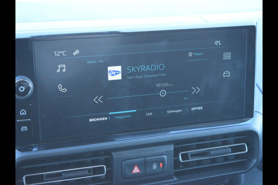Peugeot e-Partner 136 L1 50 kWh | LAADRUIMTEBETIMMERING | CAMERA MET SENSOREN | E.C.C. | DEMO