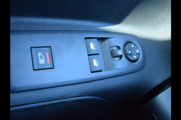 Peugeot e-Partner 136 L1 50 kWh | LAADRUIMTEBETIMMERING | CAMERA MET SENSOREN | E.C.C. | DEMO
