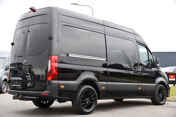 Mercedes-Benz Sprinter 319 V6 3.0 CDI L2H2 AMG Black Edition Camera, Cruise, Carplay, LED, 10,5'' Mbux, 3500kg Trekhaak, Uniek! 190pk, Automaat,