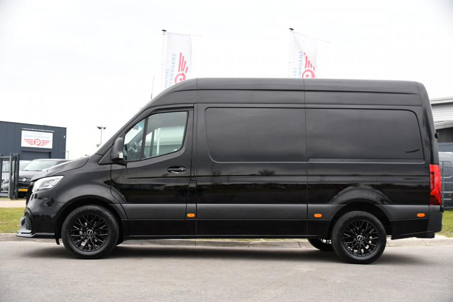 Mercedes-Benz Sprinter 319 V6 3.0 CDI L2H2 AMG Black Edition Camera, Cruise, Carplay, LED, 10,5'' Mbux, 3500kg Trekhaak, Uniek! 190pk, Automaat,