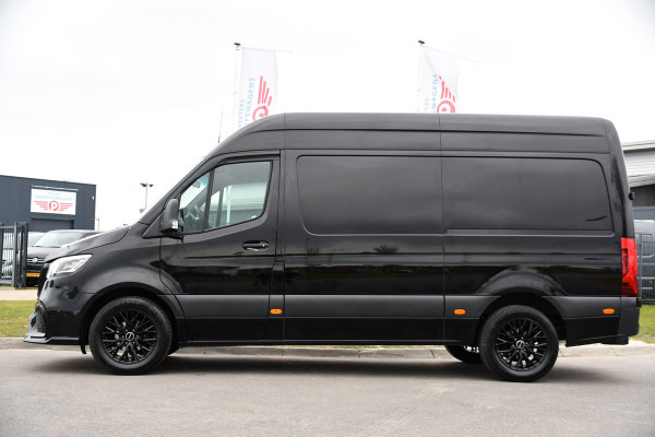 Mercedes-Benz Sprinter 319 V6 3.0 CDI L2H2 AMG Black Edition Camera, Cruise, Carplay, LED, 10,5'' Mbux, 3500kg Trekhaak, Uniek! 190pk, Automaat,