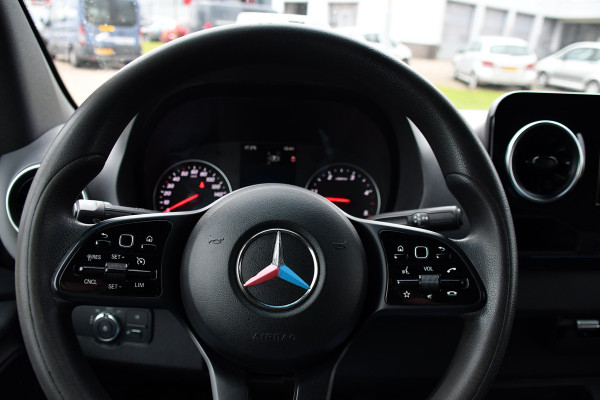 Mercedes-Benz Sprinter 319 V6 3.0 CDI L2H2 AMG Black Edition Camera, Cruise, Carplay, LED, 10,5'' Mbux, 3500kg Trekhaak, Uniek! 190pk, Automaat,