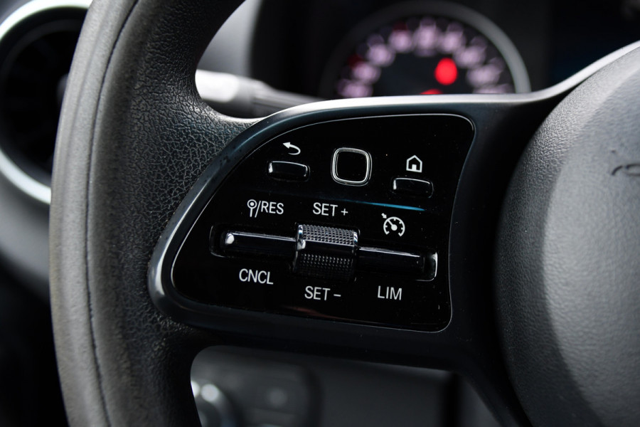 Mercedes-Benz Sprinter 319 V6 3.0 CDI L2H2 AMG Black Edition Camera, Cruise, Carplay, LED, 10,5'' Mbux, 3500kg Trekhaak, Uniek! 190pk, Automaat,