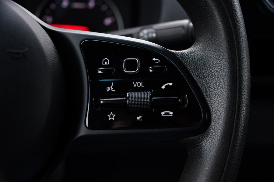 Mercedes-Benz Sprinter 319 V6 3.0 CDI L2H2 AMG Black Edition Camera, Cruise, Carplay, LED, 10,5'' Mbux, 3500kg Trekhaak, Uniek! 190pk, Automaat,