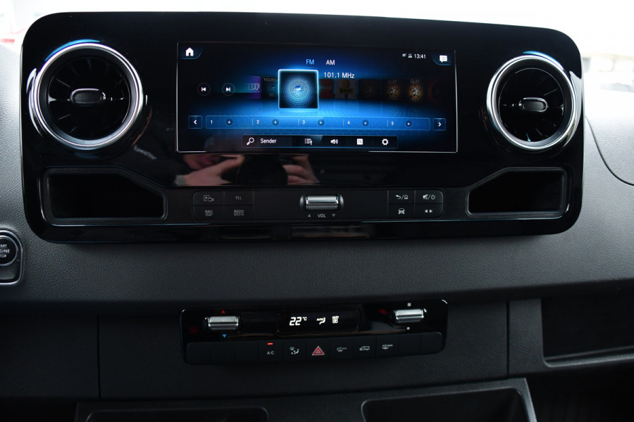 Mercedes-Benz Sprinter 319 V6 3.0 CDI L2H2 AMG Black Edition Camera, Cruise, Carplay, LED, 10,5'' Mbux, 3500kg Trekhaak, Uniek! 190pk, Automaat,