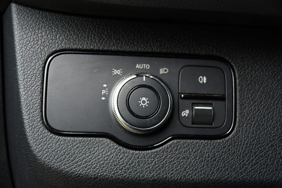 Mercedes-Benz Sprinter 319 V6 3.0 CDI L2H2 AMG Black Edition Camera, Cruise, Carplay, LED, 10,5'' Mbux, 3500kg Trekhaak, Uniek! 190pk, Automaat,