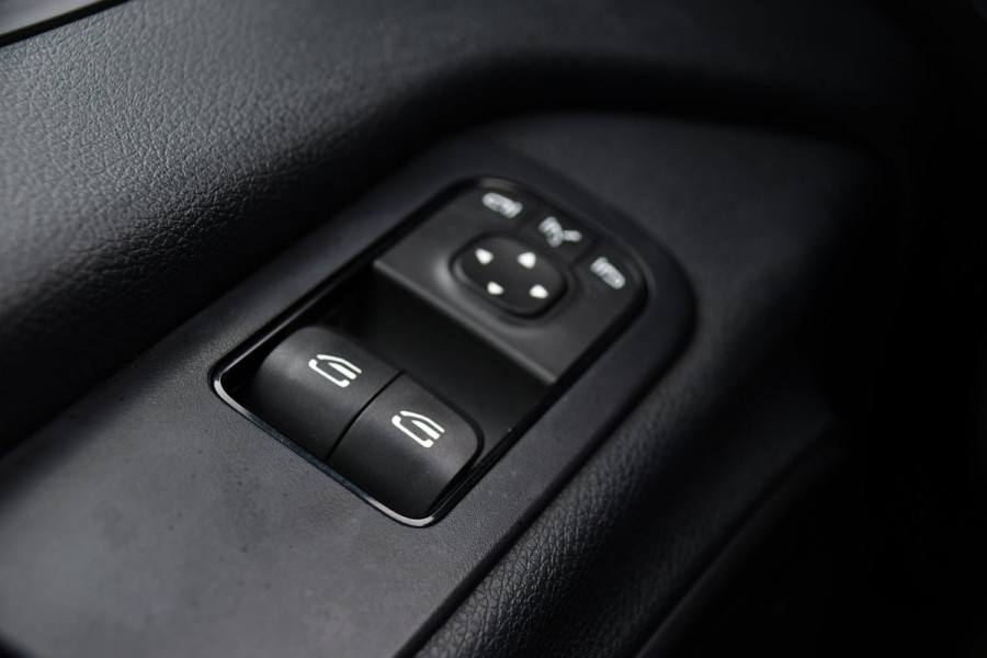 Mercedes-Benz Sprinter 319 V6 3.0 CDI L2H2 AMG Black Edition Camera, Cruise, Carplay, LED, 10,5'' Mbux, 3500kg Trekhaak, Uniek! 190pk, Automaat,