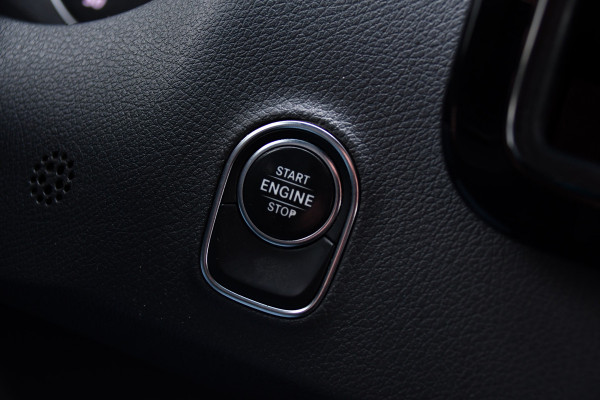 Mercedes-Benz Sprinter 319 V6 3.0 CDI L2H2 AMG Black Edition Camera, Cruise, Carplay, LED, 10,5'' Mbux, 3500kg Trekhaak, Uniek! 190pk, Automaat,