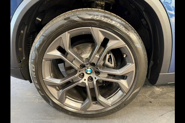 BMW X5 XDrive40i High Executive | H&K | Luchtvering | 21 inch | Multicontour stoelen | HUD | Luchtvering