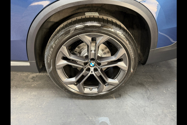 BMW X5 XDrive40i High Executive | H&K | Luchtvering | 21 inch | Multicontour stoelen | HUD | Luchtvering