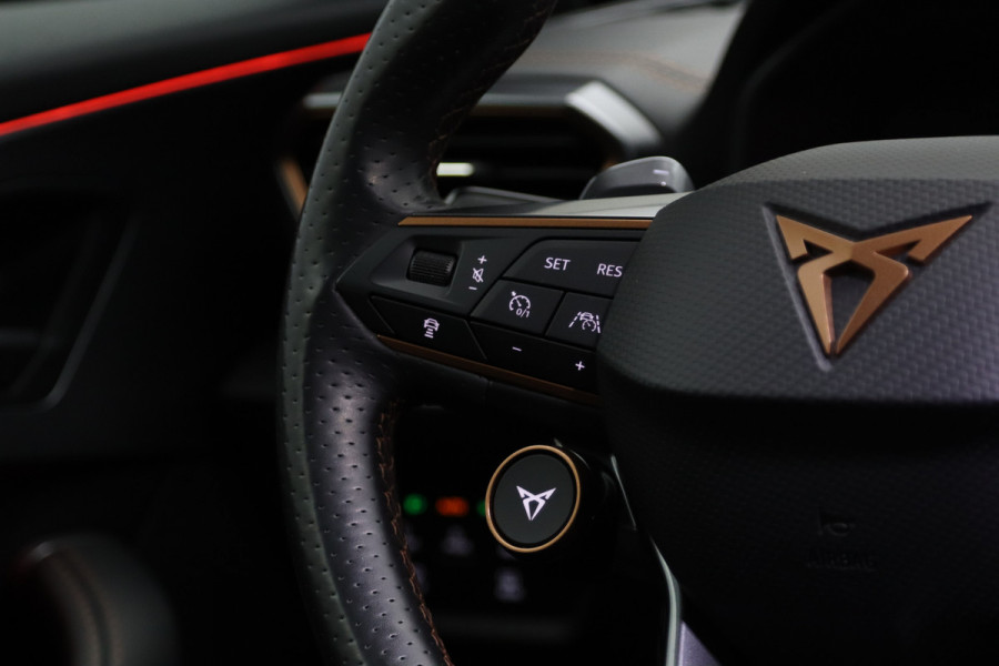 CUPRA Formentor 1.4 e-Hybrid VZ 245 PK Copper Edition PHEV, Stuur-Startknop, Winterpakket, Carplay.