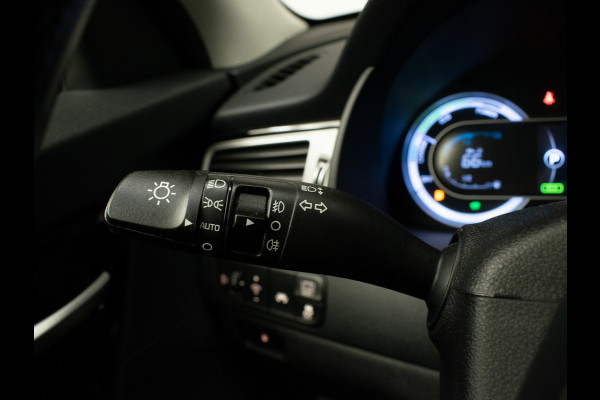 Kia Niro 1.6 GDi Hybrid DynamicLine Sport (APPLE CARPLAY,NAVI,CAMERA,PDC,CLIMATE,CRUISE,GETINT,LED,SPORTSTOELEN,NETTE STAAT)