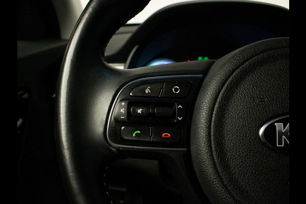 Kia Niro 1.6 GDi Hybrid DynamicLine Sport (APPLE CARPLAY,NAVI,CAMERA,PDC,CLIMATE,CRUISE,GETINT,LED,SPORTSTOELEN,NETTE STAAT)