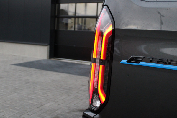Ford E-Transit Custom 340 L2H1 Limited 65 kWh 218pk - LED - 360 Camera - B&O - ACC - Navi - Stoel/Stuurverwarming - Rijklaar