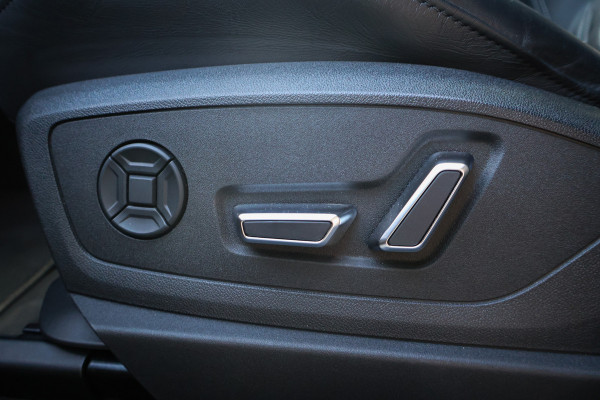 Audi e-tron Sportback 55 quattro 95 kWh | RS-STOELEN | ADAPTIVE CRUISE | 22" | B&O SURROUND | PANORAMADAK | VIRTUAL MIRRORS | STUURWIELVERWARMING | TR GLAS | SFEERVERLICHTING | DUBBEL OPLAADPUNT L+R | ETC.
