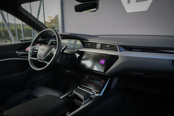 Audi e-tron Sportback 55 quattro 95 kWh | RS-STOELEN | ADAPTIVE CRUISE | 22" | B&O SURROUND | PANORAMADAK | VIRTUAL MIRRORS | STUURWIELVERWARMING | TR GLAS | SFEERVERLICHTING | DUBBEL OPLAADPUNT L+R | ETC.
